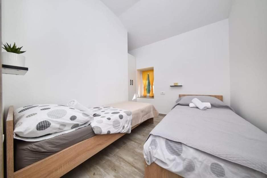 Kuca Za Odmor Megi Apartment Posedarje Ngoại thất bức ảnh